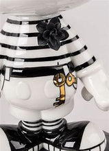 Load image into Gallery viewer, Mickey Sculpture Black and White