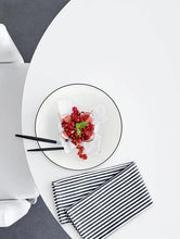 Load image into Gallery viewer, A Table Ligne Noire Dessert Plate 21 CM