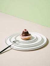 Load image into Gallery viewer, Oco Ligne Noire Dessert Plate ∅ 21 CM