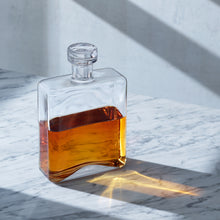 Load image into Gallery viewer, Oblong Whisky Decanter 1L