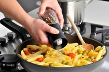 Load image into Gallery viewer, Set of Spice Mill and Vinegar / Oil Dispenser