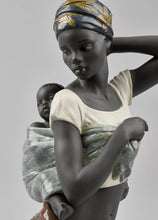 Load image into Gallery viewer, African Bond Mother Figurine
