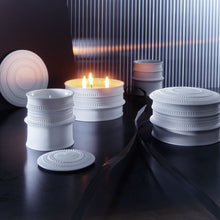 Load image into Gallery viewer, Pisara Scented Candle Small - Ø 8,8 cm - h 9,5 cm
