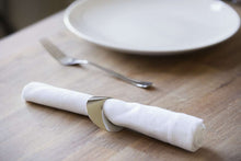 Load image into Gallery viewer, Swirl Napkin Rings 4 pcs
