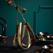 Load image into Gallery viewer, Triu Copper Vase 22 cm
