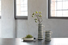 Load image into Gallery viewer, Rayu Vase
