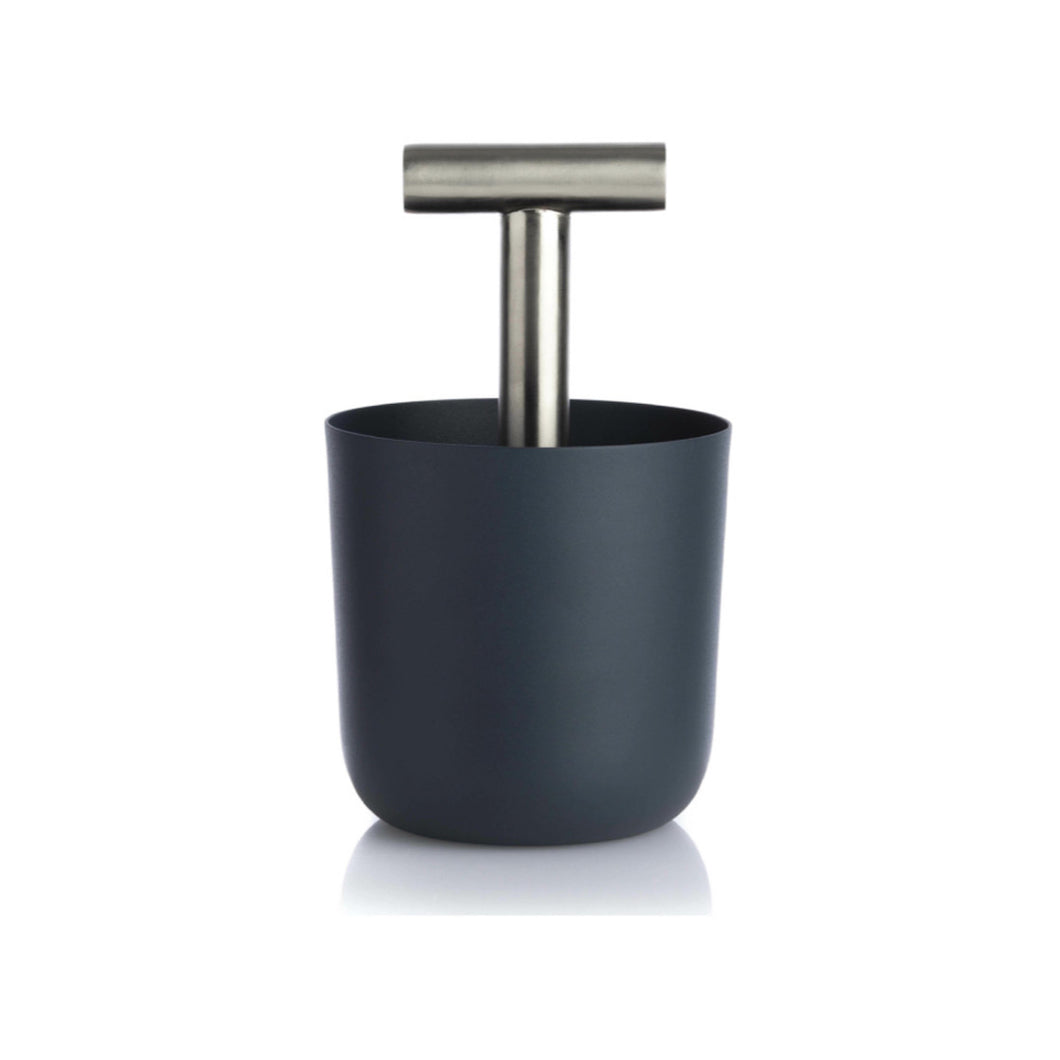 Carry away basket | blue + steel