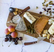 Load image into Gallery viewer, Lattevivo Cheese Knife Set in Stainless Steel and Light Wood
