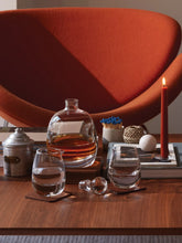 Load image into Gallery viewer, Islay Decanter &amp; Walnut Base 1L
