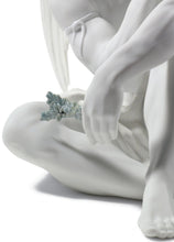 Load image into Gallery viewer, Protective Angel Figurine
