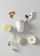 Load image into Gallery viewer, Echoes of Nature Candle, Tropical Blossoms Scent

