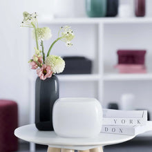 Load image into Gallery viewer, Milano vase white 13x18x14cm
