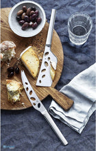 Load image into Gallery viewer, Nuova set 2 cheese knives
