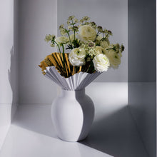 Load image into Gallery viewer, Falda Gold Vase 27cm
