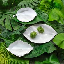Load image into Gallery viewer, Leaf plate 27cm
