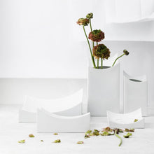 Load image into Gallery viewer, Roof White Vase 28cm
