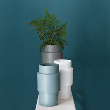 Load image into Gallery viewer, Centric vase 26cm
